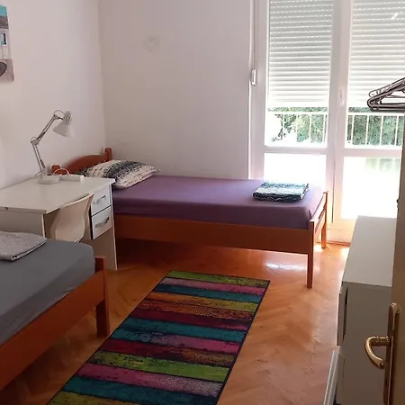 Voyager Apartment Split